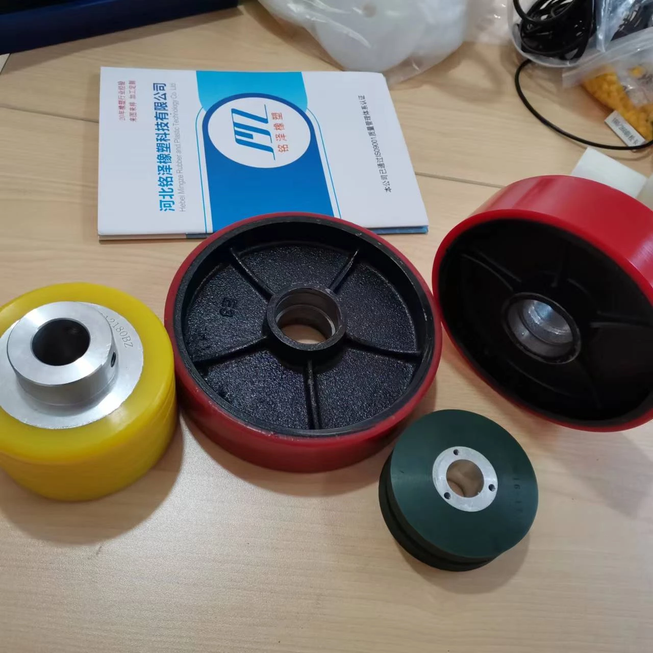 Customized Electric Forklift Suitable Polyurethane pu roller Coated wheel